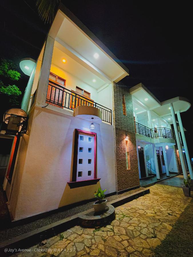 ホテルJay'S Avenue ウダワラウェ エクステリア 写真